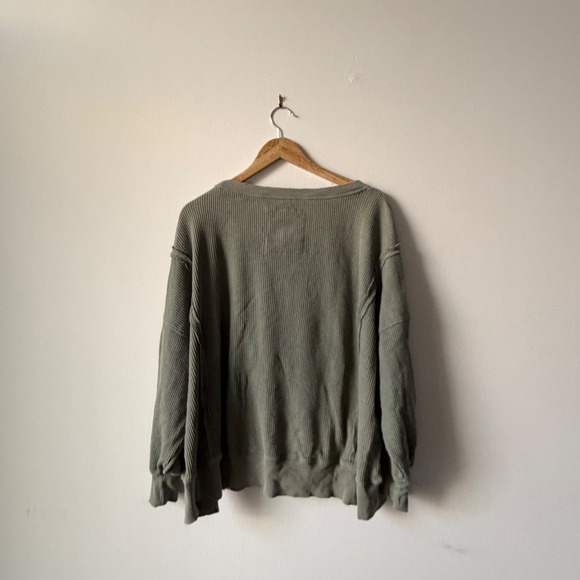 American Eagle Seriously Lived In Waffle Knit An Oversized Crewneck Size Medium - Picture 8 of 10